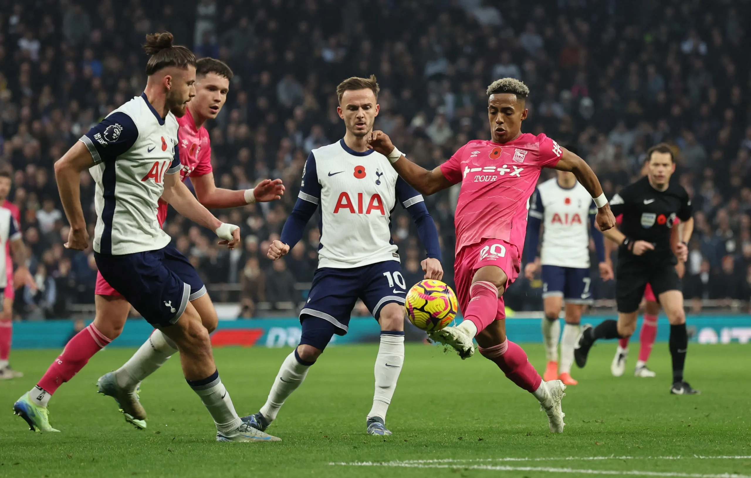 Fun88 soi kèo Ipswich vs Tottenham ngày 22/02/2025 